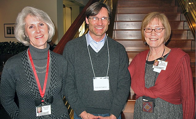 From l. to r.: Housecall Providers Executive Director Terri Hobbs, CareOregon CEO Patrick Curran, Ho
